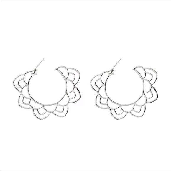 2/$10 NEW! Flower Earrings Abstract Geometric Trendy Cute Boho Summer Fashion - Picture 5 of 7